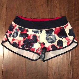 Lululemon Speed Short Inky Floral *Rare*